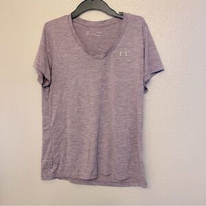 Under Armour V-Neck stretch athletic T-shirt purple lavender heatgear women’s L